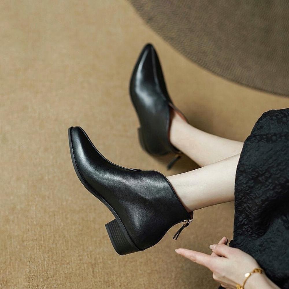 Casual Pointed Toe Back Zipper Martin Small Leather Boots