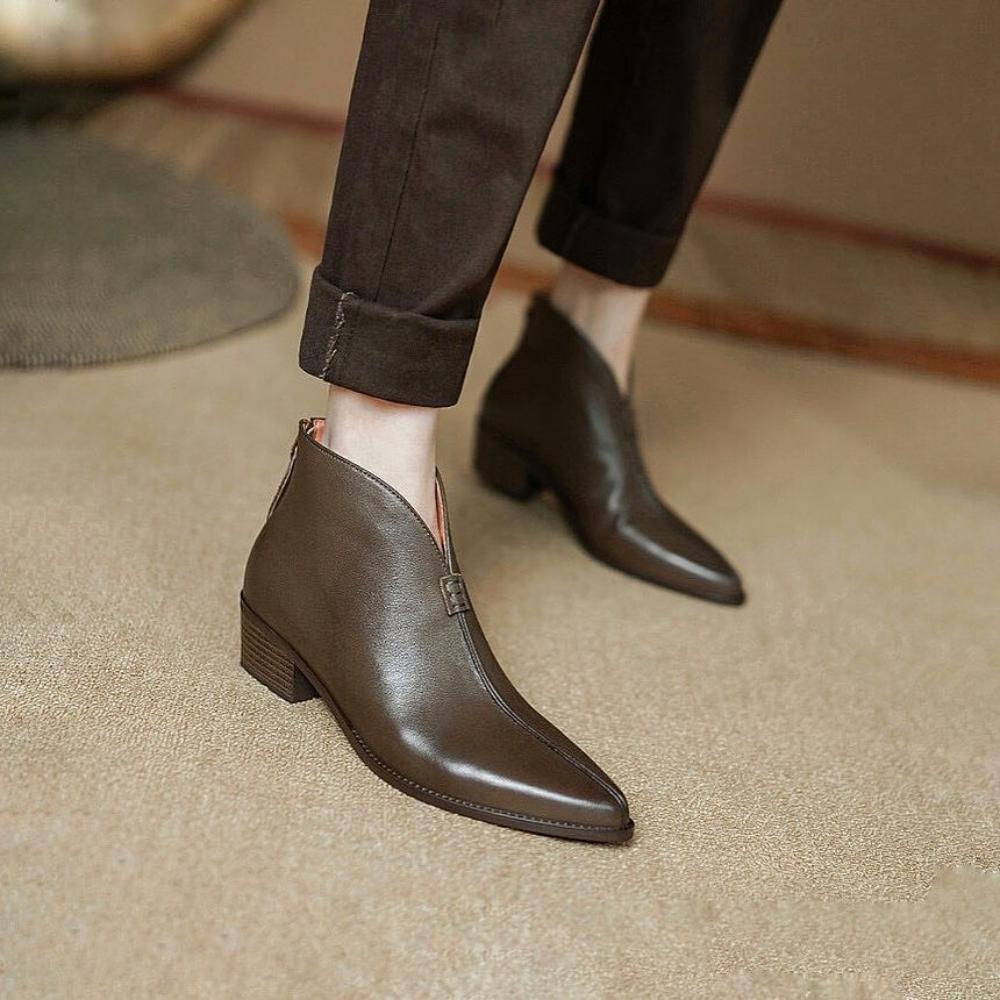 Casual Pointed Toe Back Zipper Martin Small Leather Boots